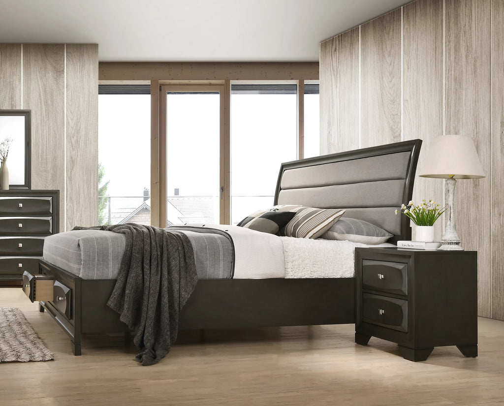 Antique Gray Wood 3-Piece Queen Bedroom Set B424420