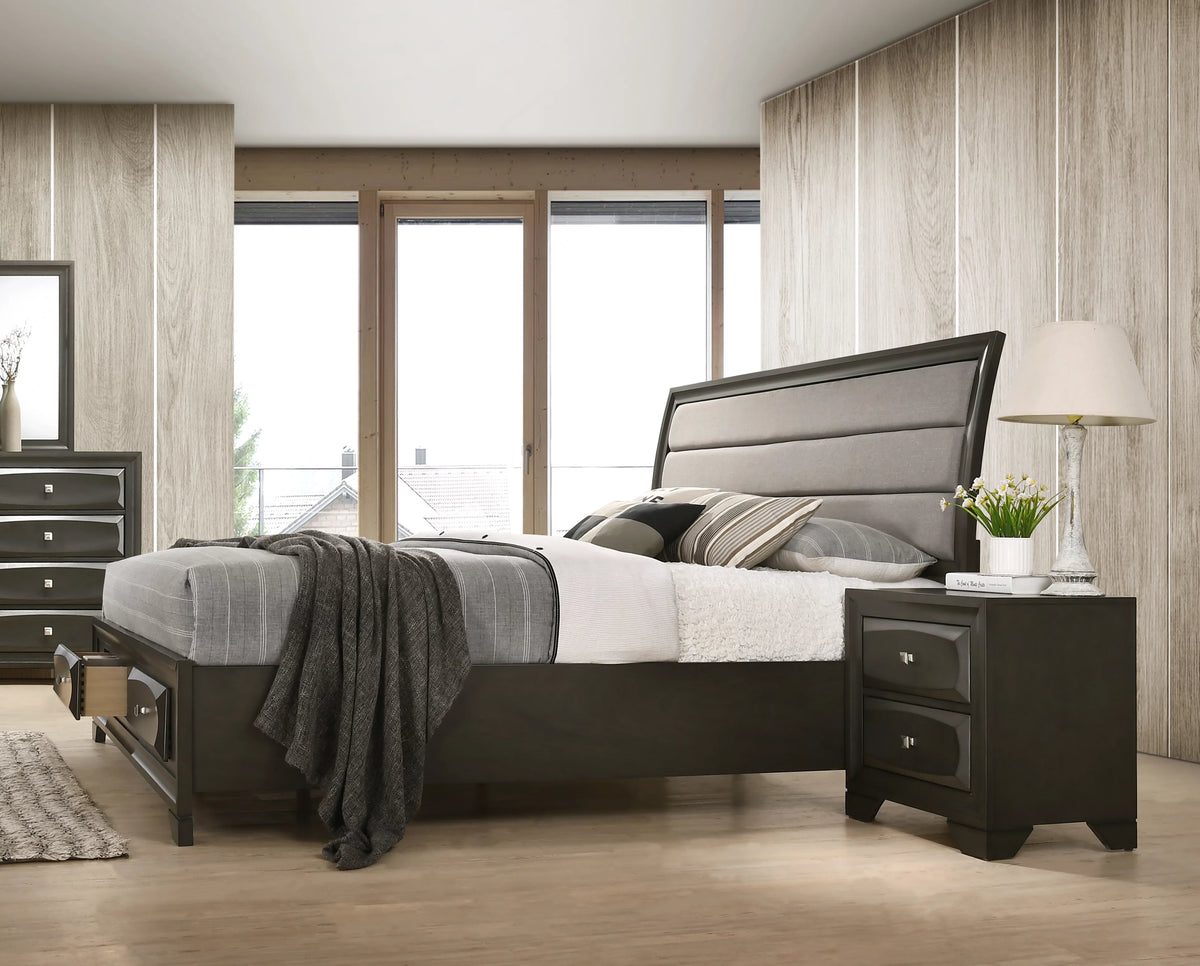 Antique Gray Wood 3-Piece Queen Bedroom Set B424420