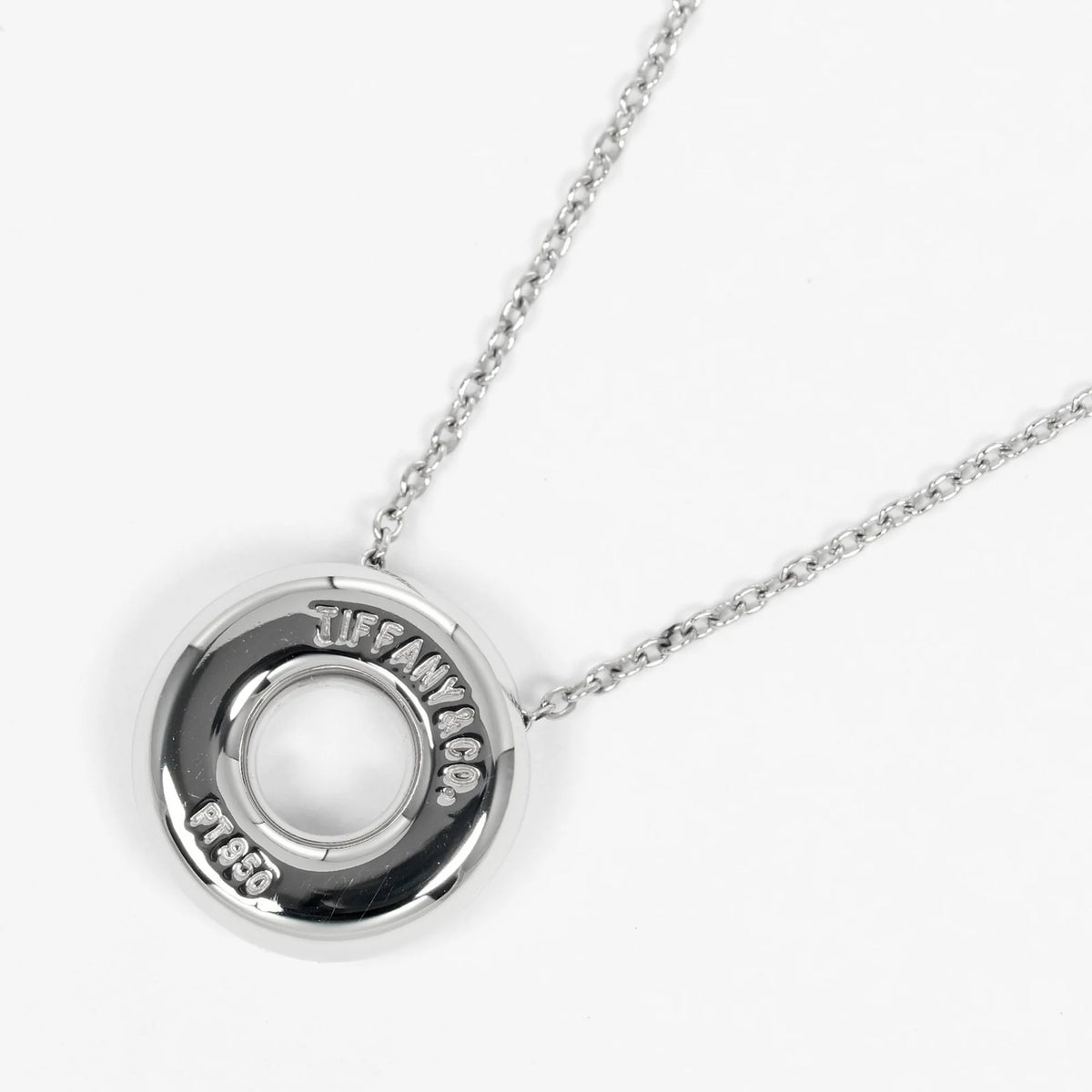 Platinum Diamond Circle Necklace J168