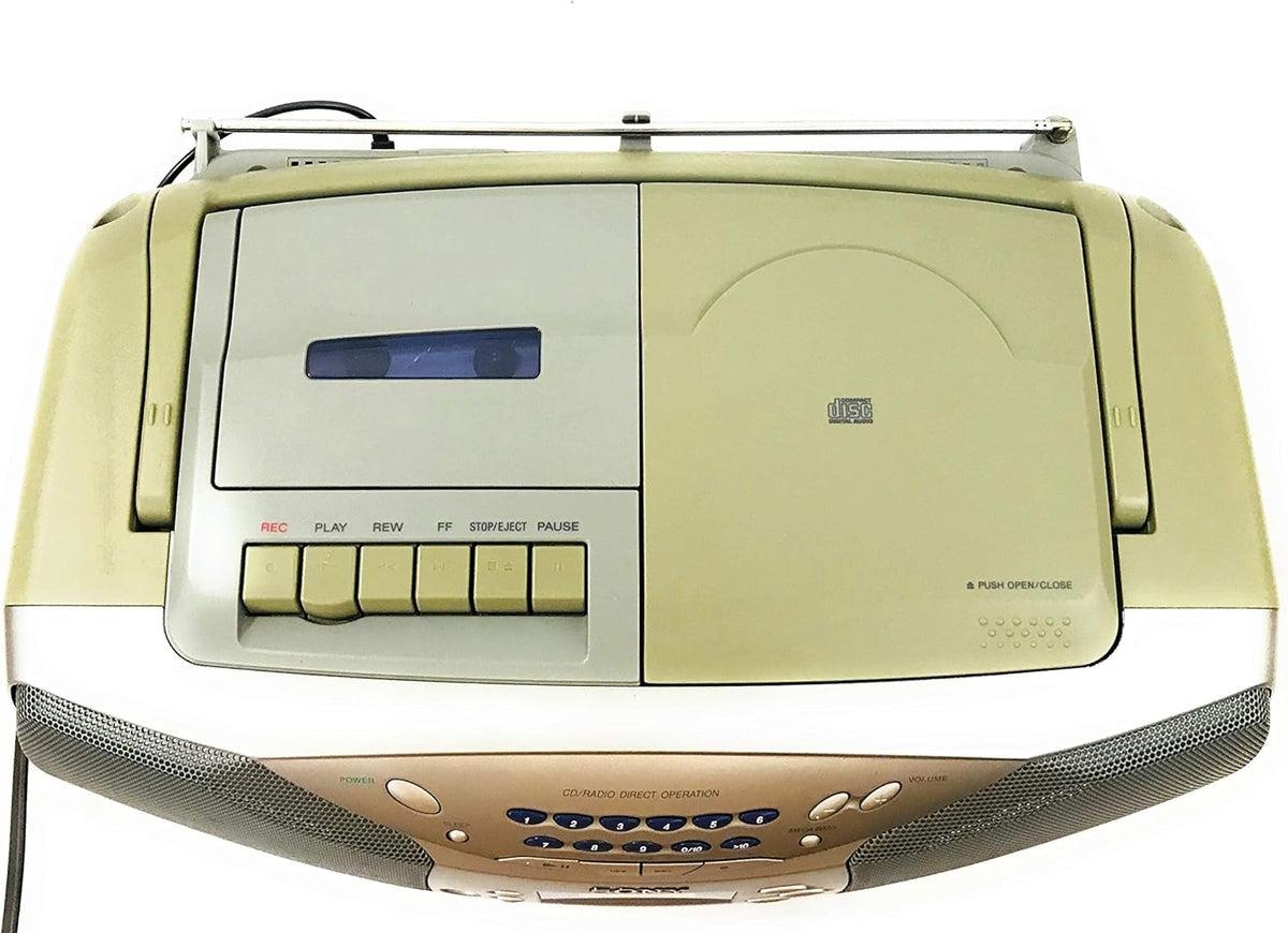 Portable AM/FM/CD Cassette Boombox Q459789
