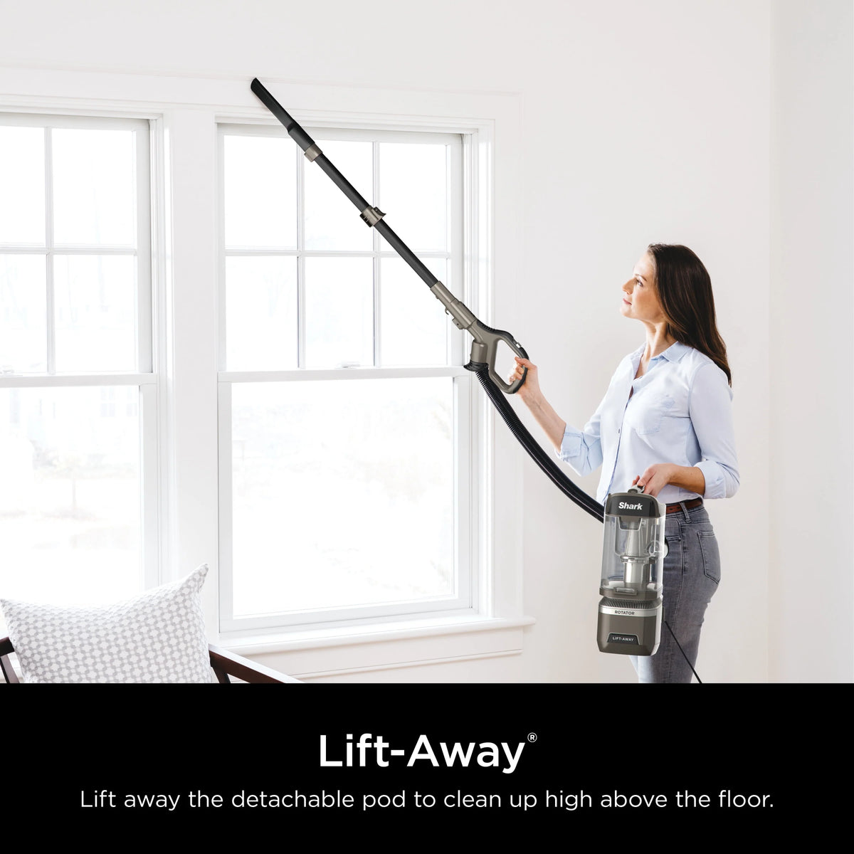 Upright Vacuum with Self-Cleaning Brushroll R5228