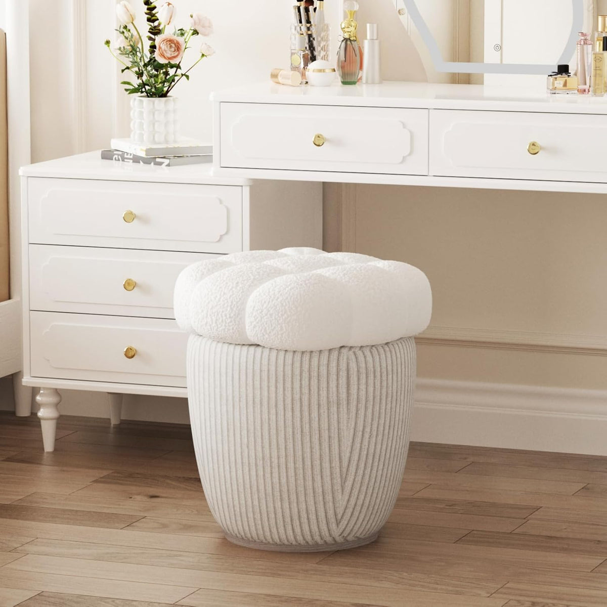 White Round Ottoman with Removable Lid S819341
