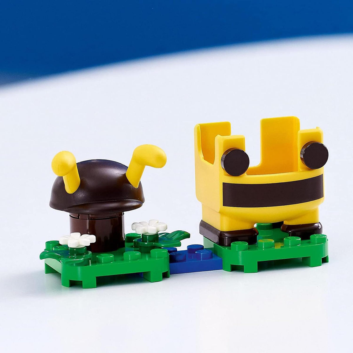 Bee Mario Power-Up Pack Building Kit (13 Pieces) Z492315
