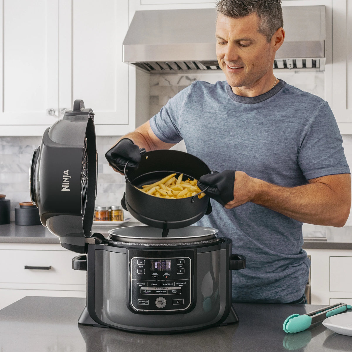8-in-1 6.5-Quart Pressure Cooker M6687