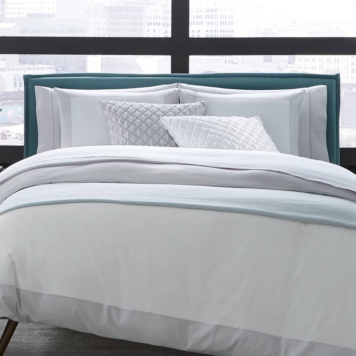 Full/Queen White Duvet Cover A86842
