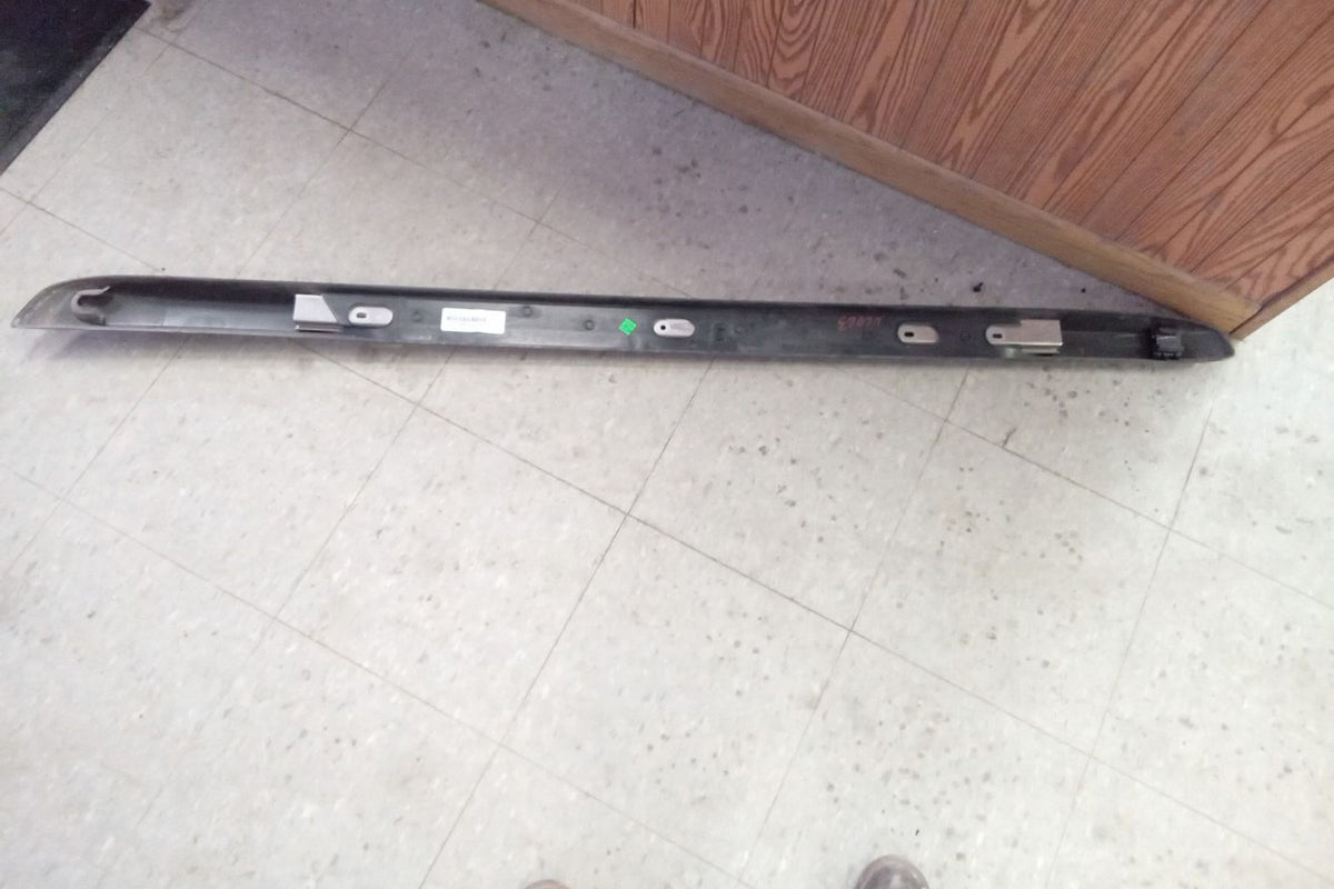 Passenger RH Roof Rack Slide Rail B652