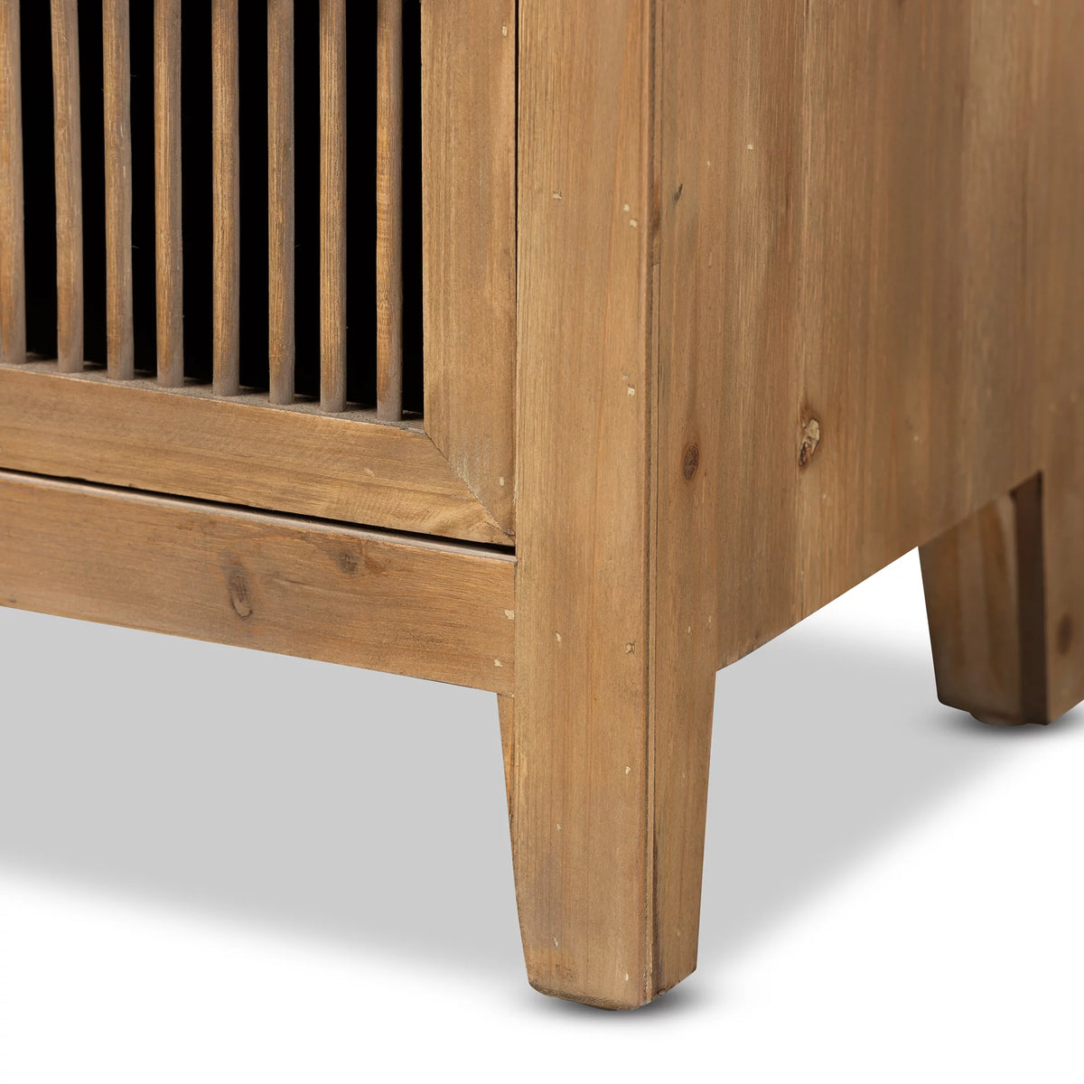 Medium Oak 3-Drawer Wood Chest C342090