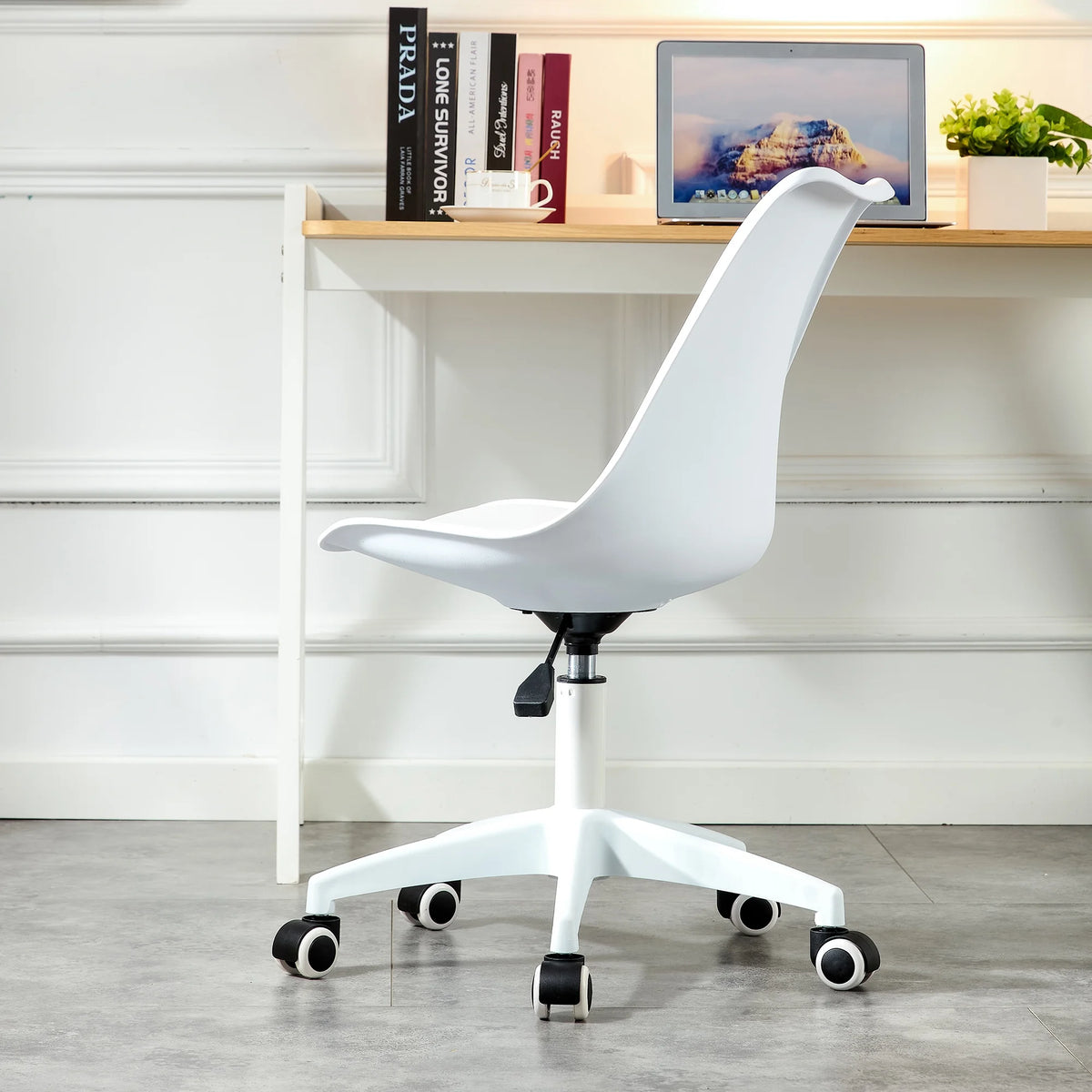 Swivel Chair with Cushion and Backrest I8470