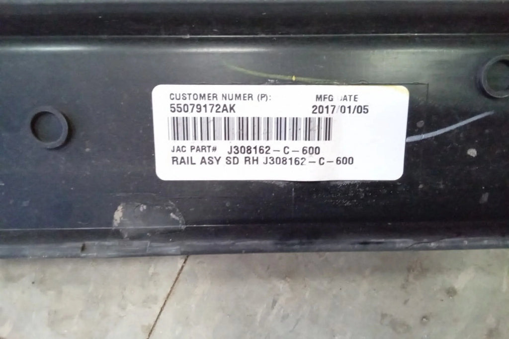 Passenger RH Roof Rack Slide Rail B652